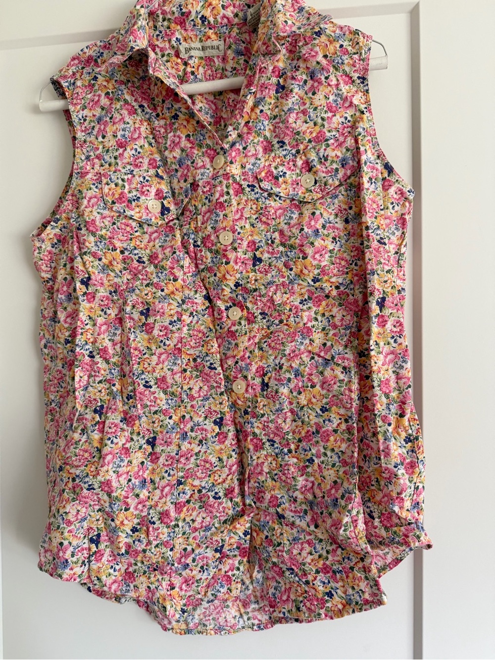 Vintage 80s Banana Republic Floral Sleeveless Button Up Shirt -  L 100 % Cotton